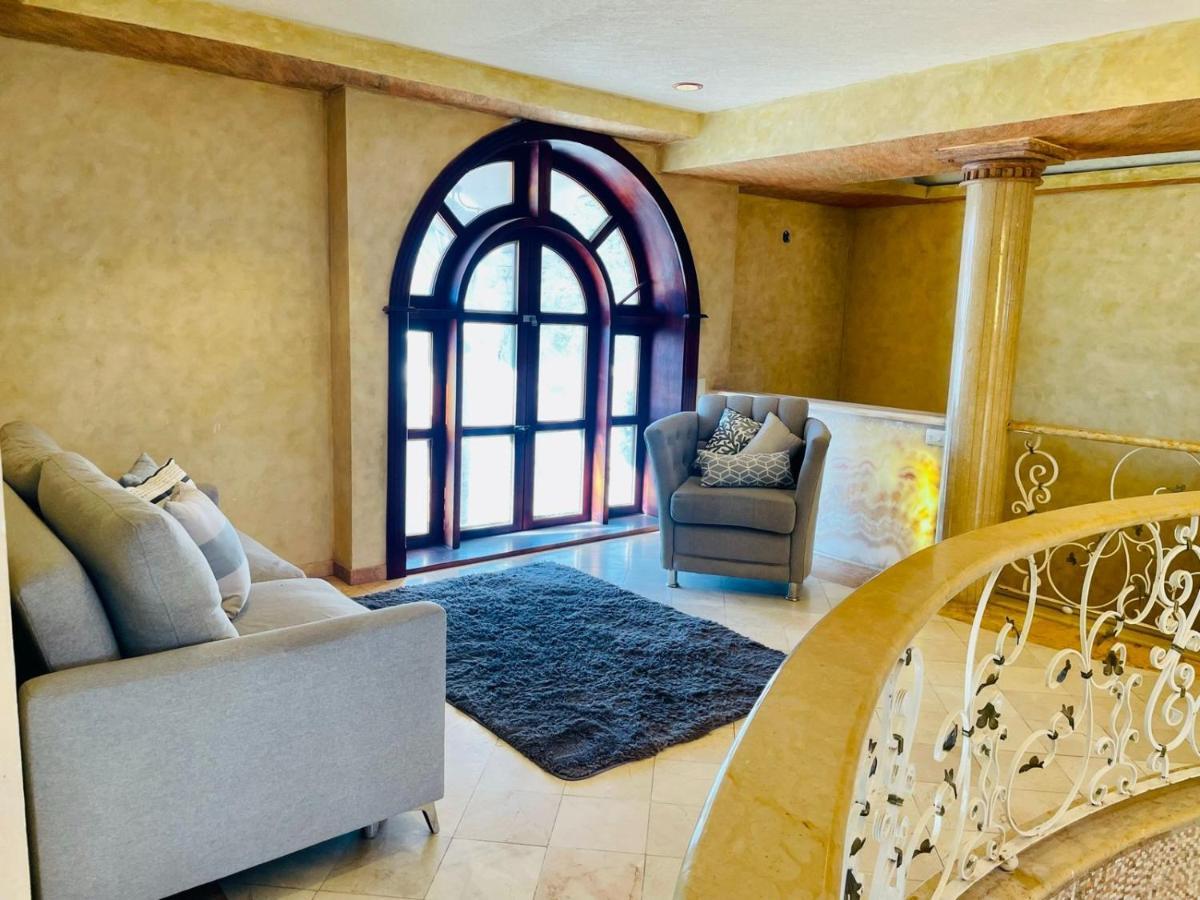 Luxury'S House Villa Rocky Point Exterior photo