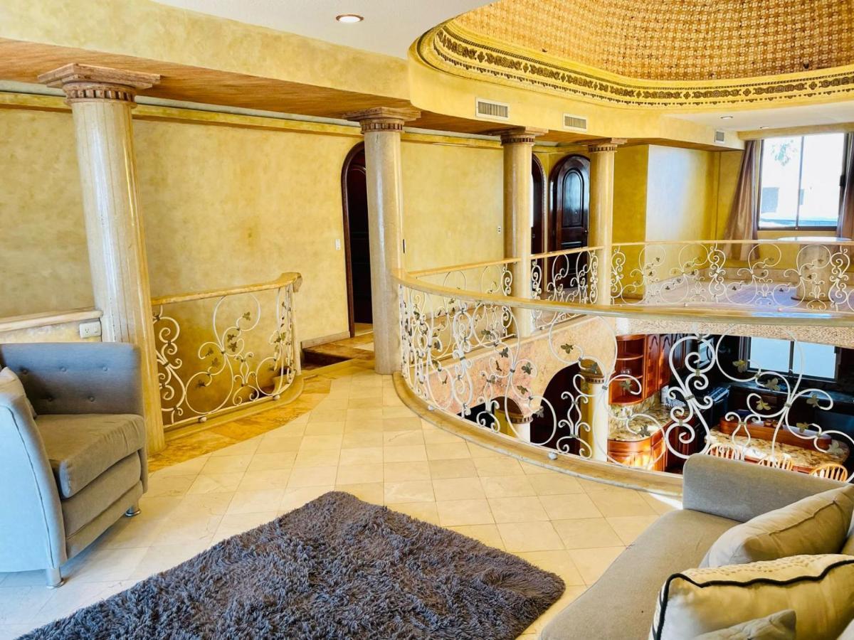 Luxury'S House Villa Rocky Point Exterior photo