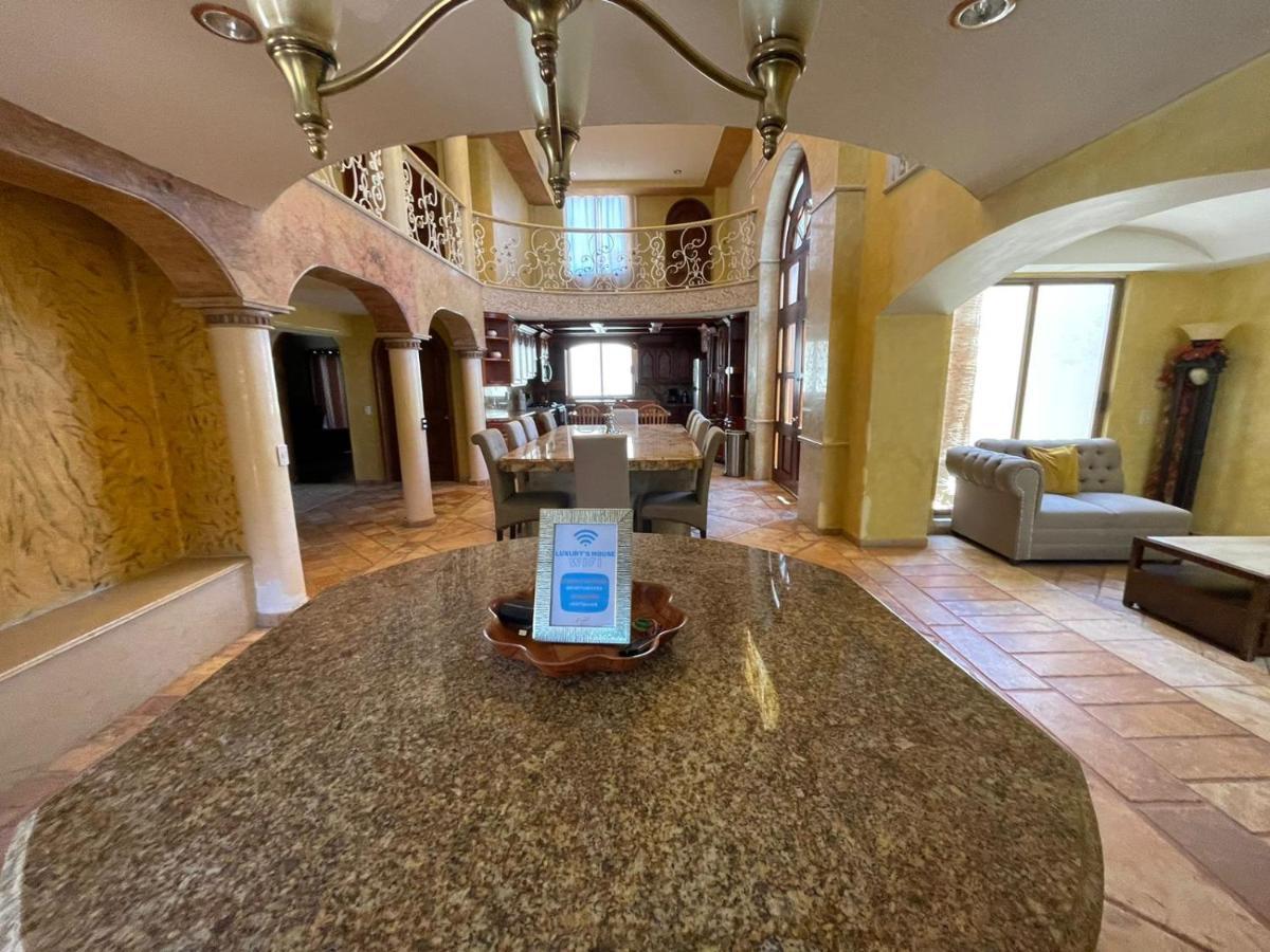 Luxury'S House Villa Rocky Point Exterior photo
