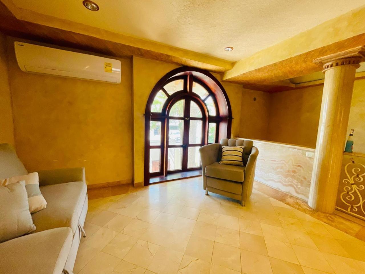 Luxury'S House Villa Rocky Point Exterior photo