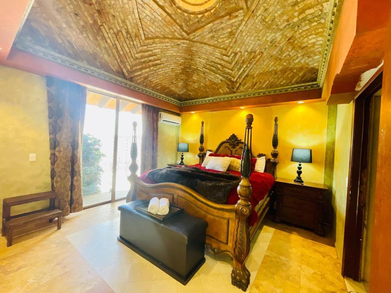 Luxury'S House Villa Rocky Point Exterior photo
